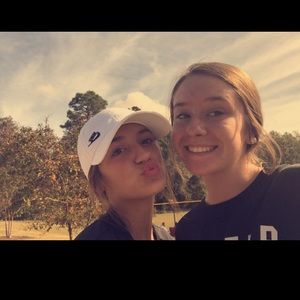 Meet your Posher, Julia